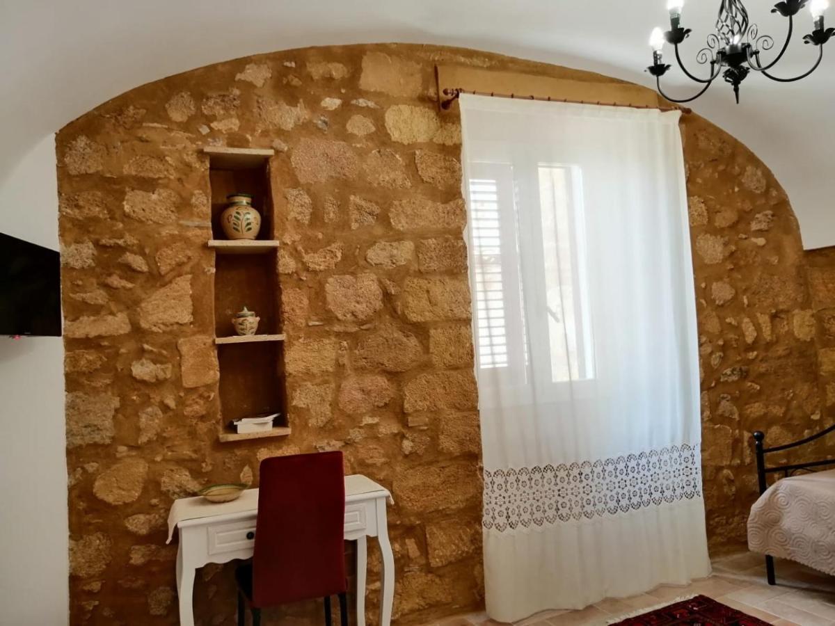 Bed and Breakfast Le Stanze Dell'Emiro Самбука-ди-Сицилия Экстерьер фото